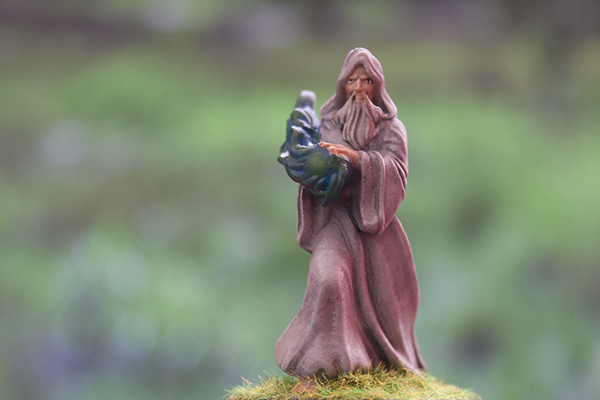 figurine mage